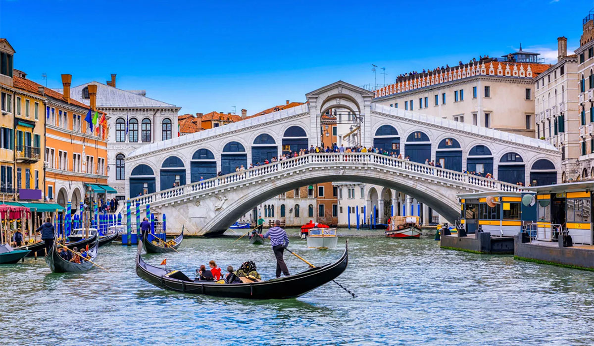 Giorno 2 | Venezia: Tour dei Canali in Barca e Cicchetti